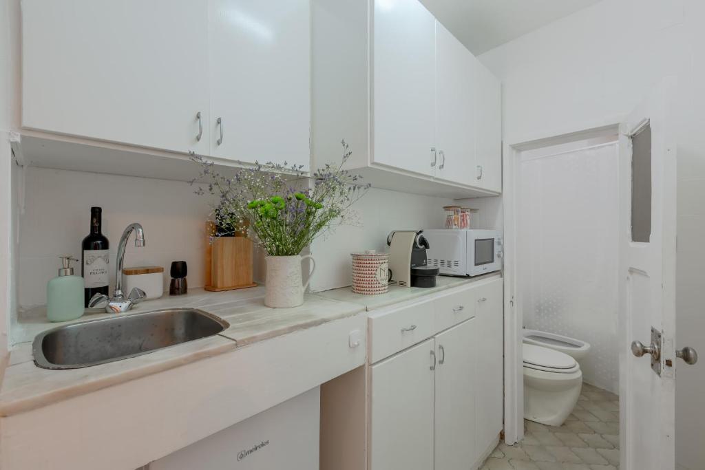 Typical Alfama Apartment, By Timecooler Lejlighed *